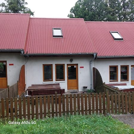 Domki Nad Jeziorem Karlowice Exteriör bild