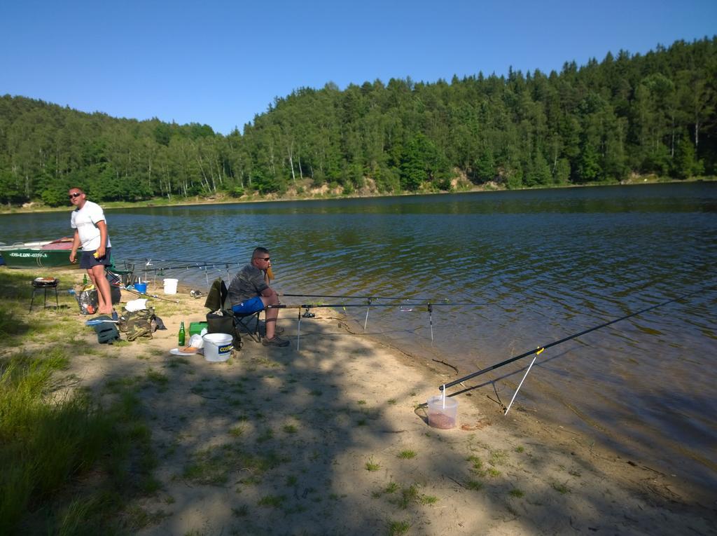 Domki Nad Jeziorem Karlowice Exteriör bild