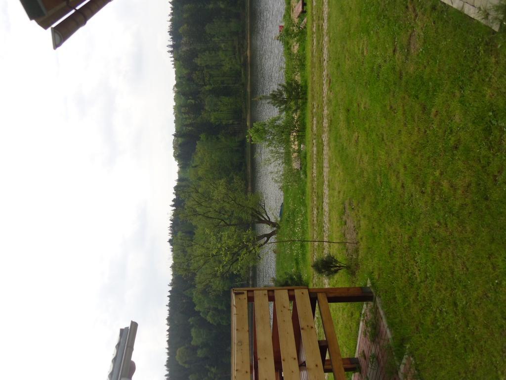 Domki Nad Jeziorem Karlowice Exteriör bild