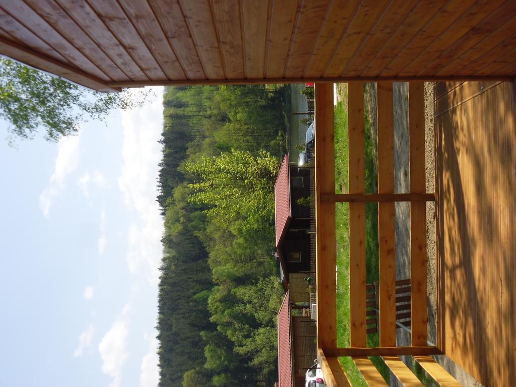 Domki Nad Jeziorem Karlowice Exteriör bild