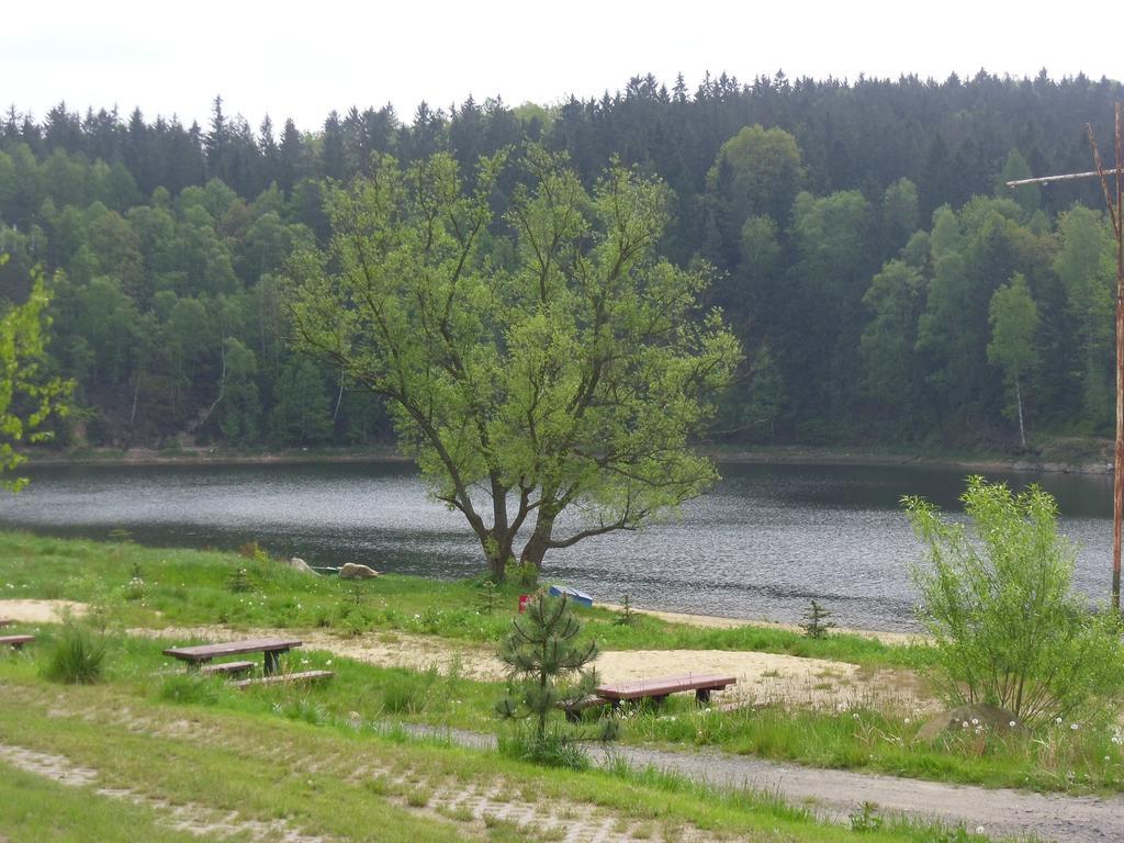 Domki Nad Jeziorem Karlowice Exteriör bild