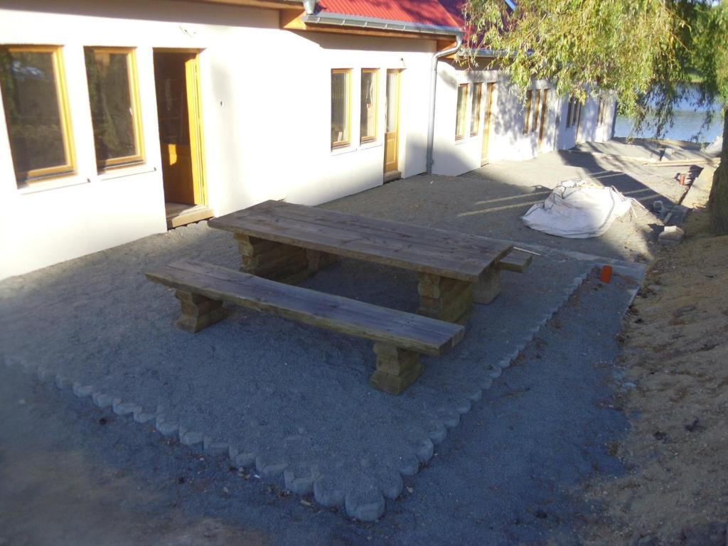 Domki Nad Jeziorem Karlowice Exteriör bild